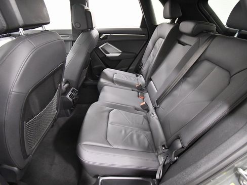 Used 2025 Audi Q3 2.0T Premium image 15