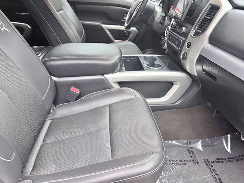 Used 2019 Nissan Titan PRO-4X image 12
