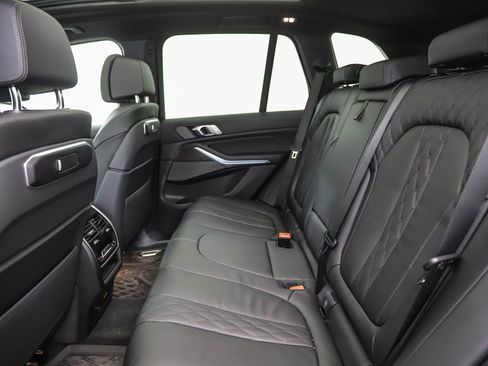 Used 2026 BMW X5 xDrive50e w/ M Sport Package image 21