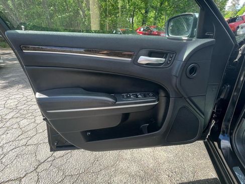 Used 2015 Chrysler 300 C w/ Harman/Kardon Audio Group RWD image 15