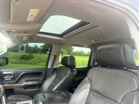 Used 2018 GMC Sierra 1500 Denali w/ Denali Ultimate Package AWD/4WD image 11