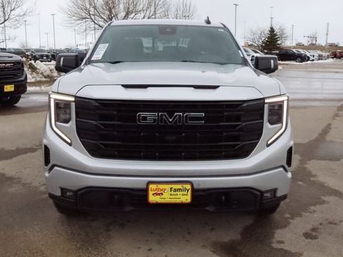 Used 2022 GMC Sierra 1500 Elevation w/ Elevation Premium Package AWD/4WD image 2