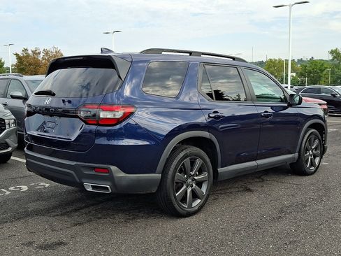 Certified 2024 Honda Pilot Sport image 6