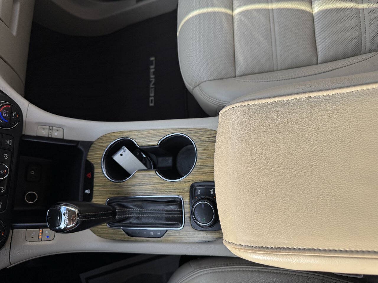 Used 2019 GMC Acadia Denali FWD image 23