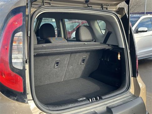 Used 2015 Kia Soul + image 26