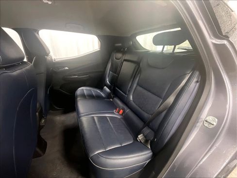 Used 2022 Chevrolet Bolt EUV LT w/ Convenience Package image 15