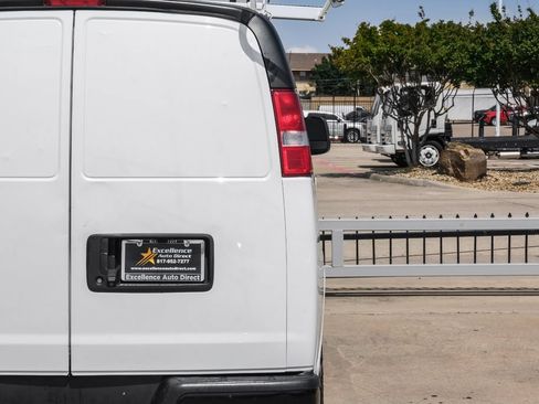Used 2021 Chevrolet Express 3500 w/ Driver Convenience Package RWD image 42