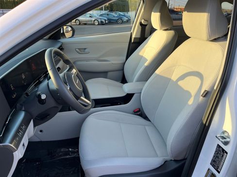 Used 2025 Hyundai Kona SEL image 37