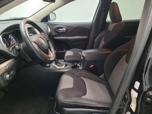 Used 2014 Jeep Cherokee Latitude w/ Cold Weather Group AWD/4WD image 17
