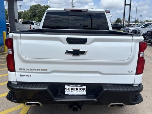 Used 2025 Chevrolet Silverado 1500 LT Trail Boss w/ Convenience Package II AWD/4WD image 4