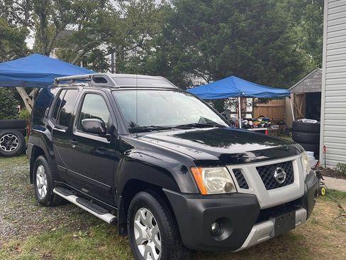 Used 2010 Nissan Xterra SE AWD/4WD image 2