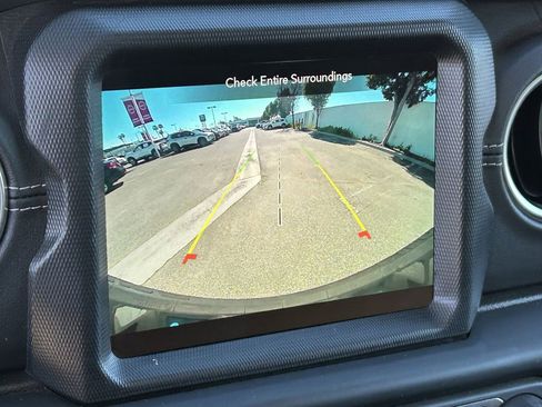 Used 2023 Jeep Wrangler Unlimited Sahara w/ Cold Weather Group image 27