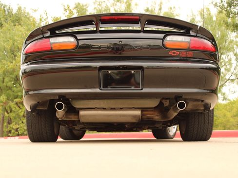 Used 1999 Chevrolet Camaro Z28 w/ SS Performance/Appearance Pkg RWD image 13