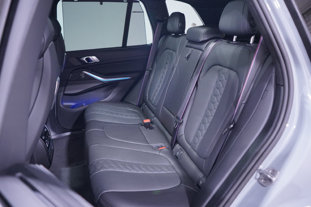 New 2026 BMW X5 M Competition w/ Executive Package AWD/4WD image 11