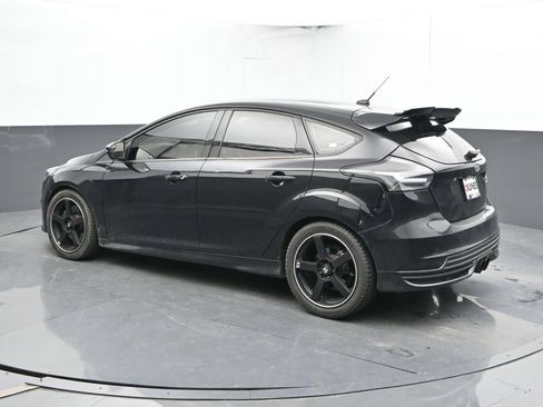 Used 2018 Ford Focus ST FWD image 9