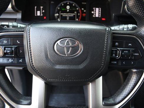 Certified 2025 Toyota 4Runner SR5 AWD/4WD image 30