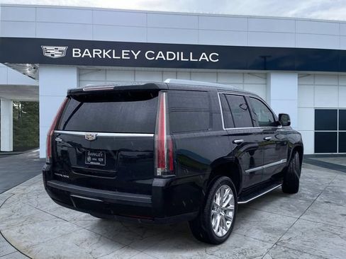 Used 2019 Cadillac Escalade Premium Luxury RWD image 3