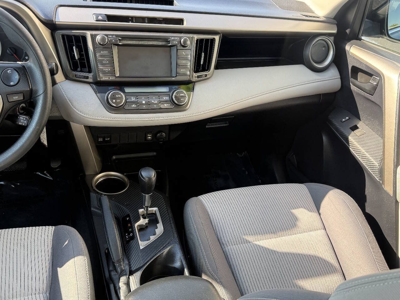 Used 2013 Toyota RAV4 XLE FWD image 8