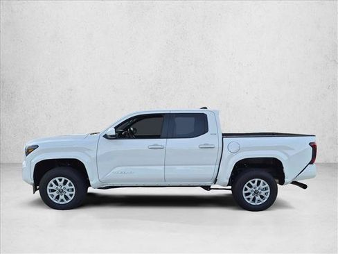 Used 2025 Toyota Tacoma SR5 AWD/4WD image 8