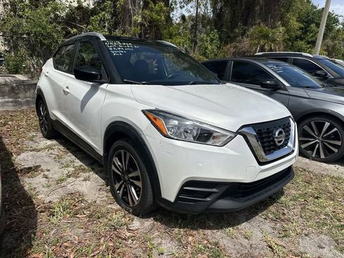 Used 2019 Nissan Kicks SV image 1