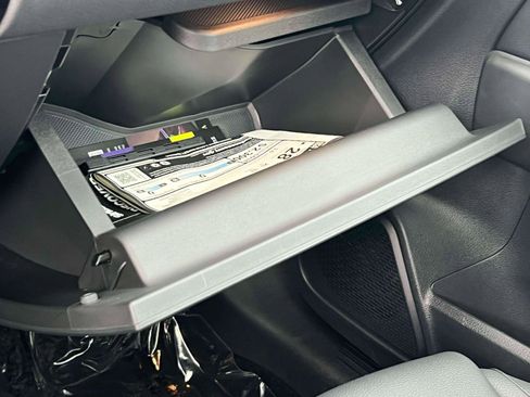 Used 2025 Mercedes-Benz GLA 250 4MATIC image 13