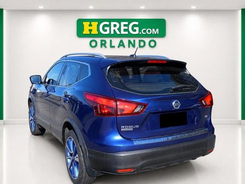 Used 2018 Nissan Rogue Sport SL w/ SL Premium Package FWD image 2