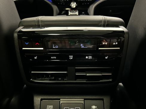 Used 2022 Acura MDX SH-AWD w/ Advance Package image 32