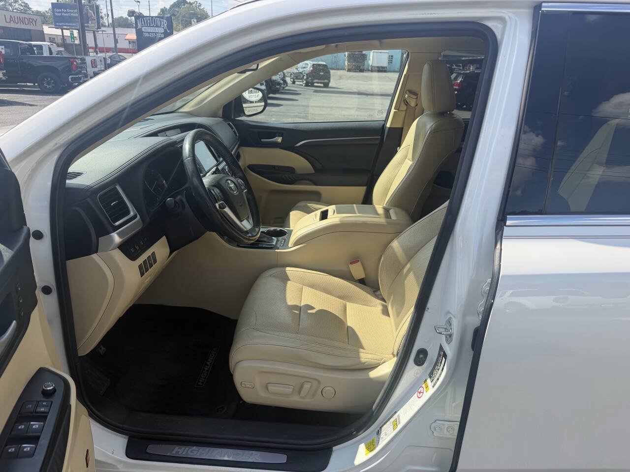 Used 2015 Toyota Highlander Limited Platinum AWD/4WD image 15