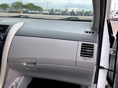 Used 2010 Toyota Corolla LE image 17