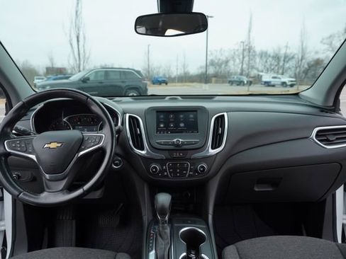 Used 2022 Chevrolet Equinox LT w/ Driver Convenience Package image 24