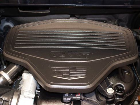 Used 2018 Cadillac XT5 Premium Luxury image 4