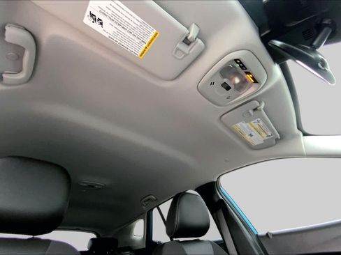 Used 2025 Chevrolet Trax LT w/ Driver Confidence Package FWD image 14