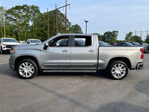 Used 2025 Chevrolet Silverado 1500 High Country w/ High Country Premium Package AWD/4WD image 11