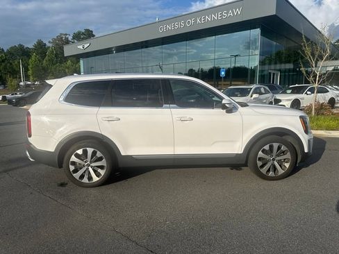 Used 2021 Kia Telluride EX w/ EX Premium Package FWD image 3