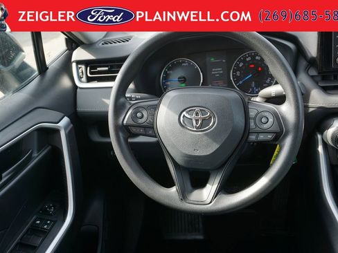 Used 2022 Toyota RAV4 LE AWD/4WD image 13