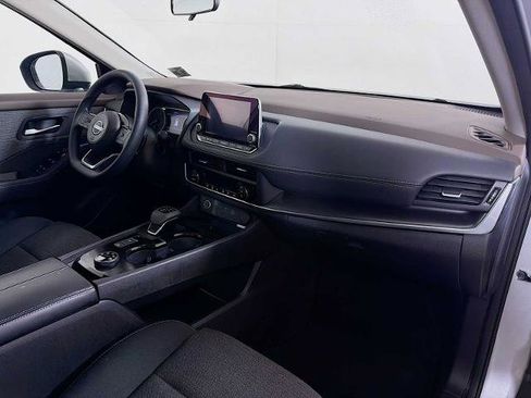 Certified 2023 Nissan Rogue SV image 24