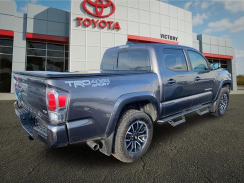 Used 2020 Toyota Tacoma TRD Sport w/ Technology Package image 2