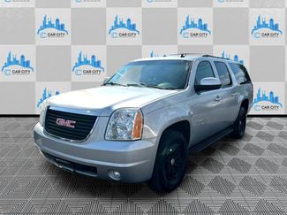 Used 2010 GMC Yukon XL SLT w/ SLT-2 Equipment Package image 1