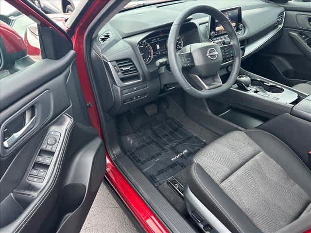 Used 2026 Nissan Rogue SV FWD image 9