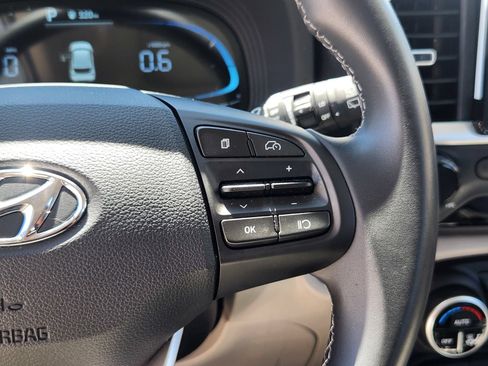 Certified 2026 Hyundai Venue SEL FWD image 17
