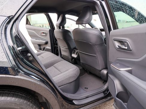 Used 2023 Toyota Crown AWD/4WD image 30