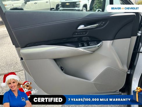 Used 2022 Cadillac XT4 Premium Luxury w/ Safety Alert Package image 12
