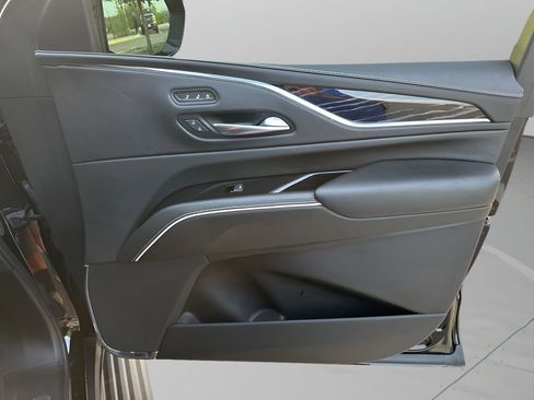 Used 2023 Cadillac Escalade ESV V w/ LPO, ONYX Package image 13