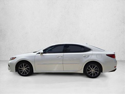 Used 2016 Lexus ES 350 w/ Premium Package w/Wood Trim FWD image 9