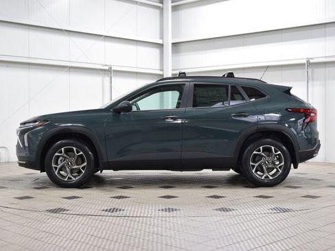 New 2026 Chevrolet Trax LT w/ Sunroof Package FWD image 4