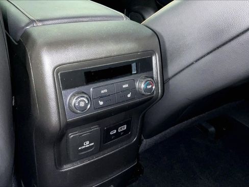 Used 2023 GMC Acadia AT4 w/ Technology Package image 33