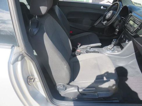 Used 2013 Volkswagen Beetle 2.5 image 21