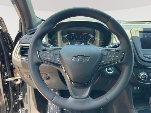 Used 2023 Chevrolet Equinox RS w/ LPO, Floor Liner Package FWD image 13