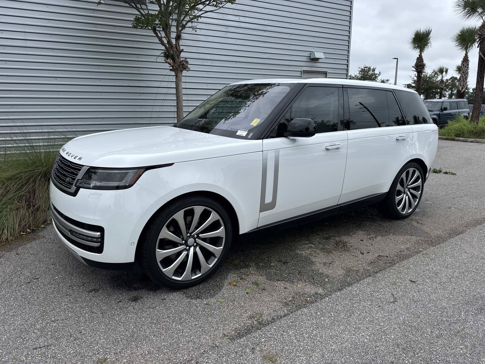 Used 2023 Land Rover Range Rover Long Wheelbase Autobiography AWD/4WD image 1