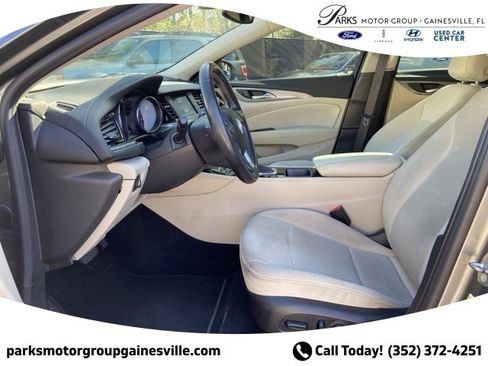 Used 2019 Buick Regal Preferred image 11
